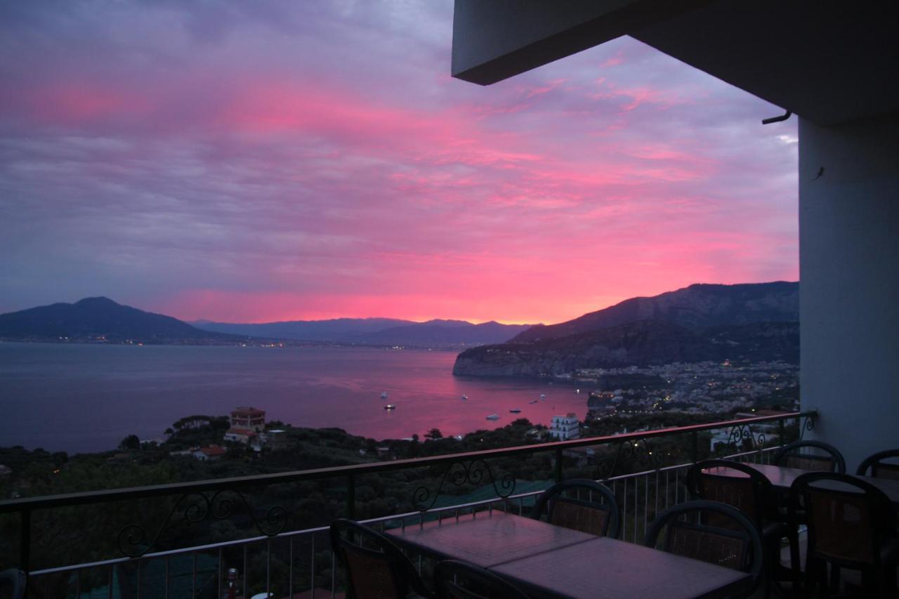 Hotel Il Nido Sorrento Esterno foto