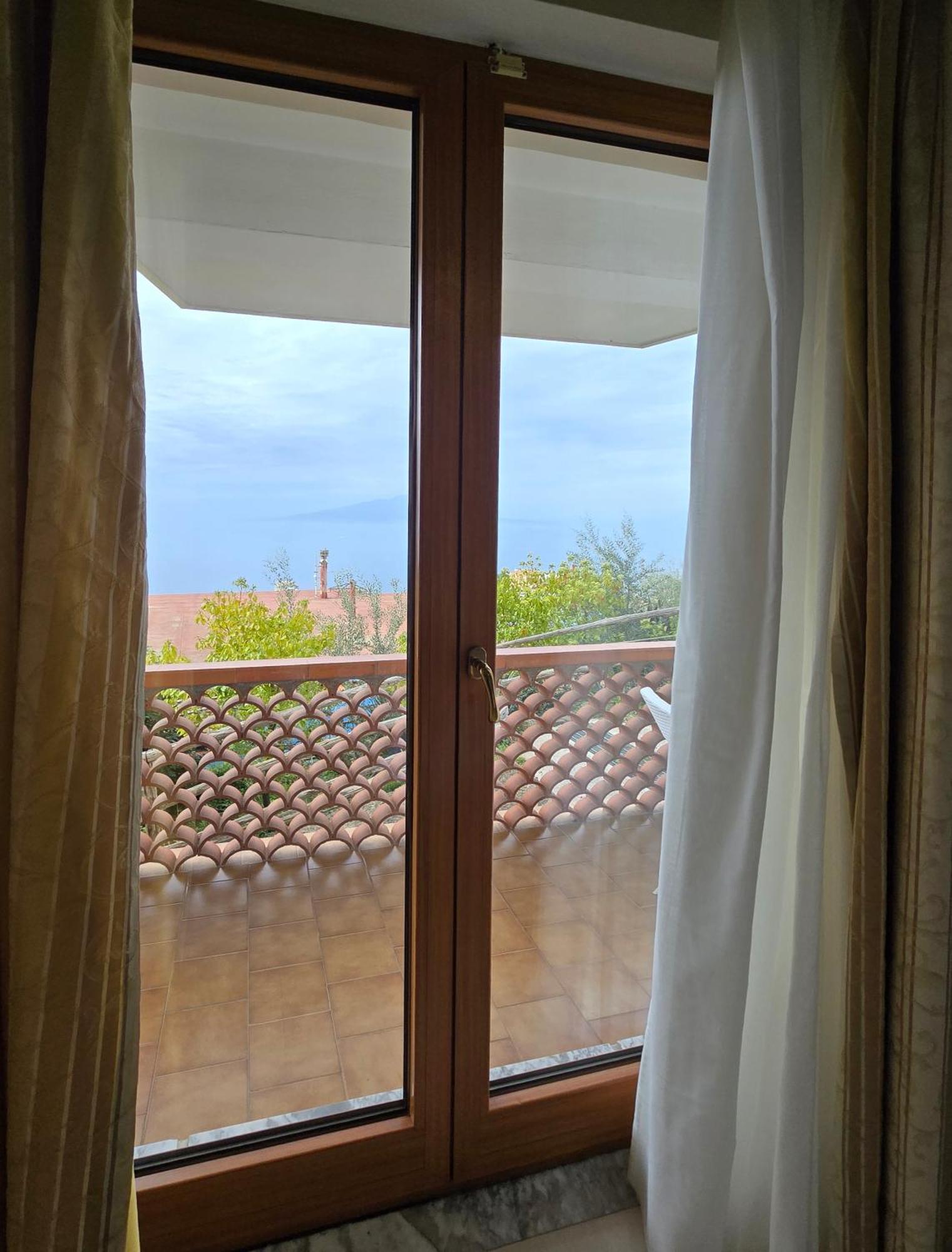 Hotel Il Nido Sorrento Esterno foto
