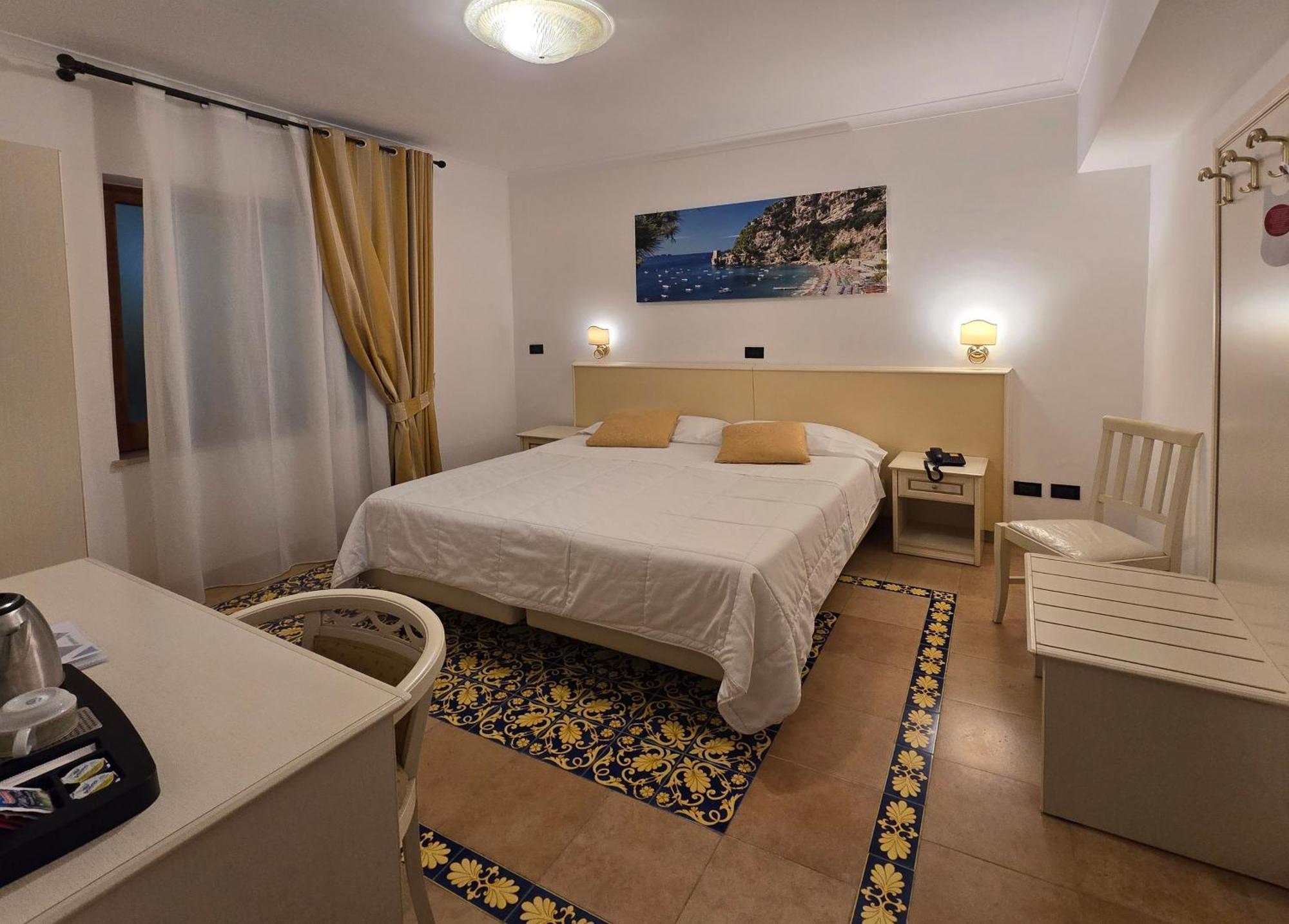 Hotel Il Nido Sorrento Esterno foto