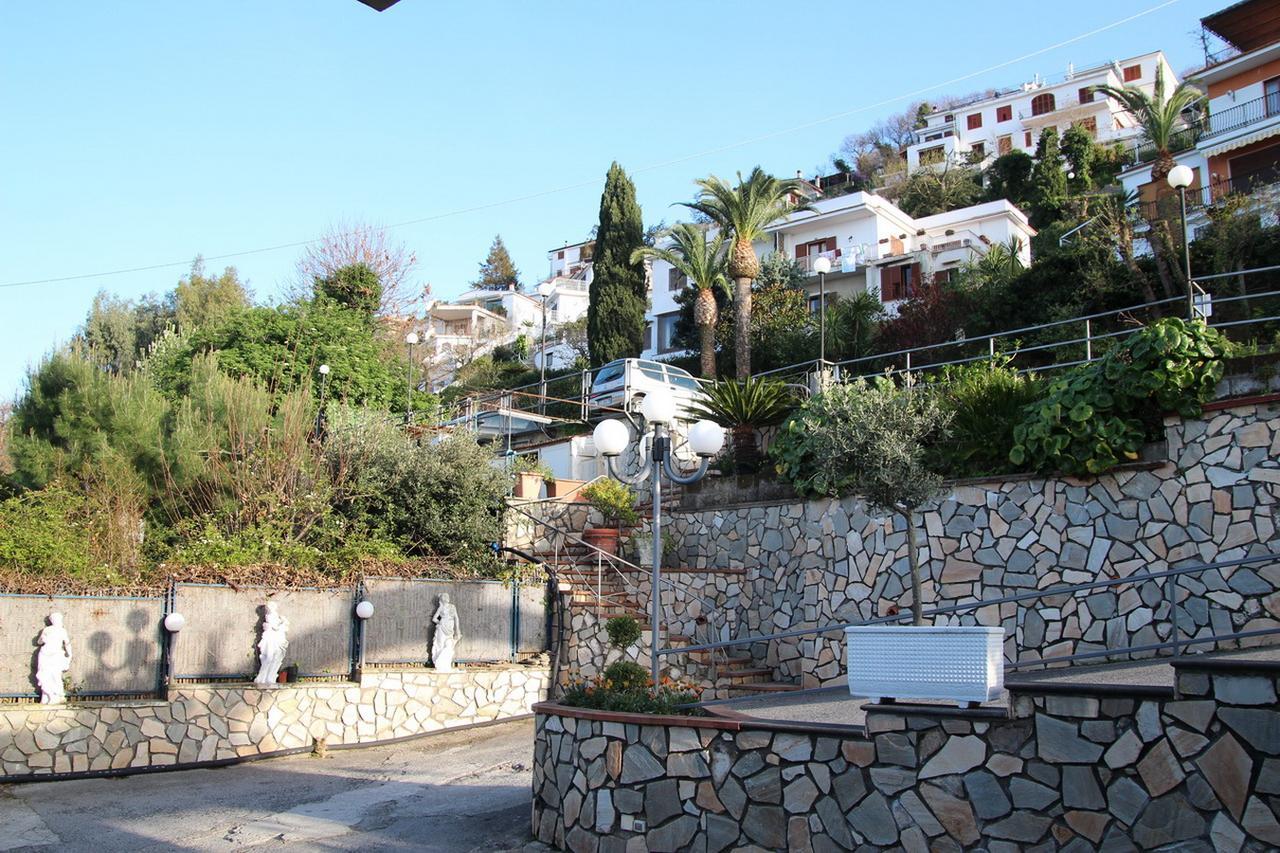Hotel Il Nido Sorrento Esterno foto