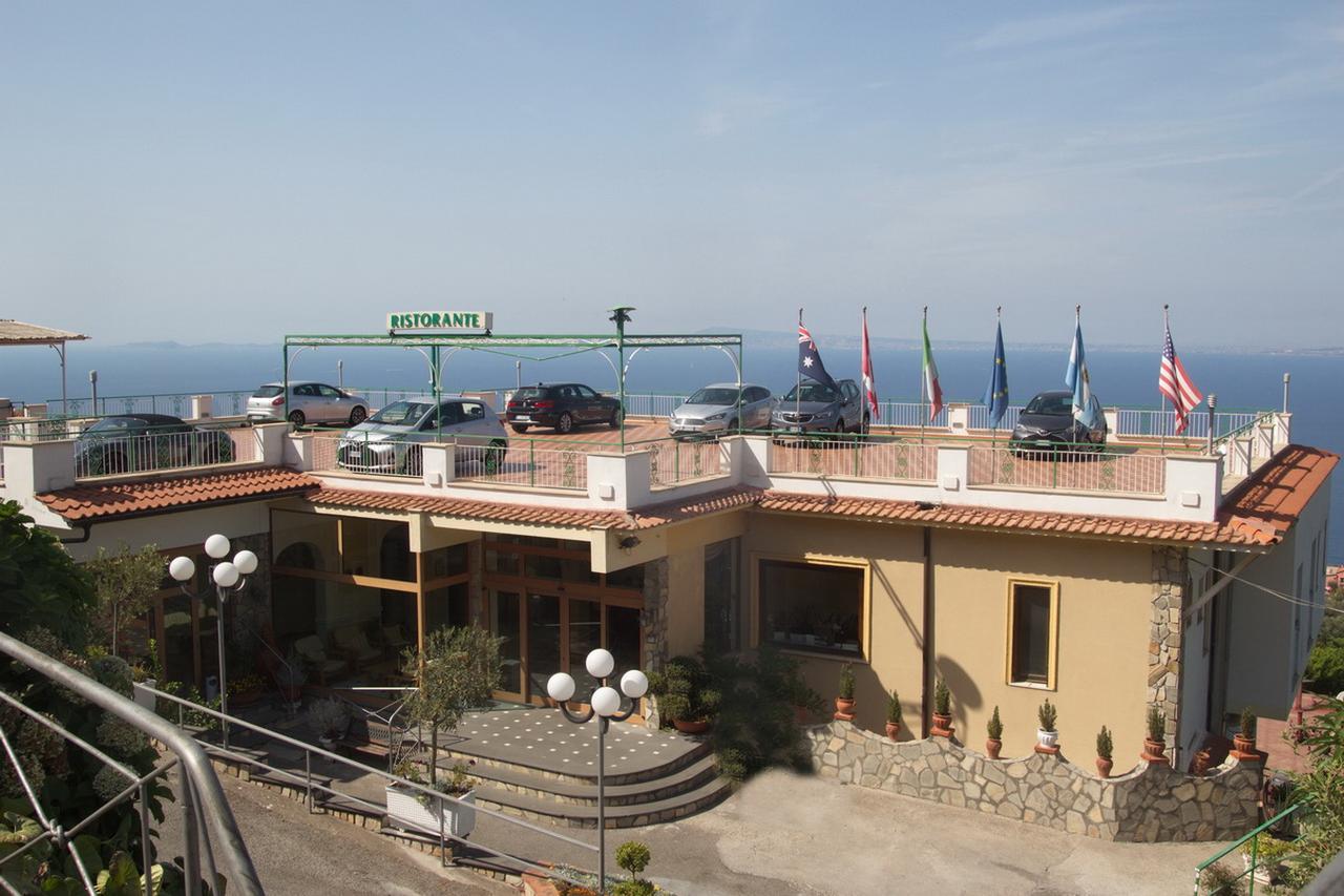 Hotel Il Nido Sorrento Esterno foto